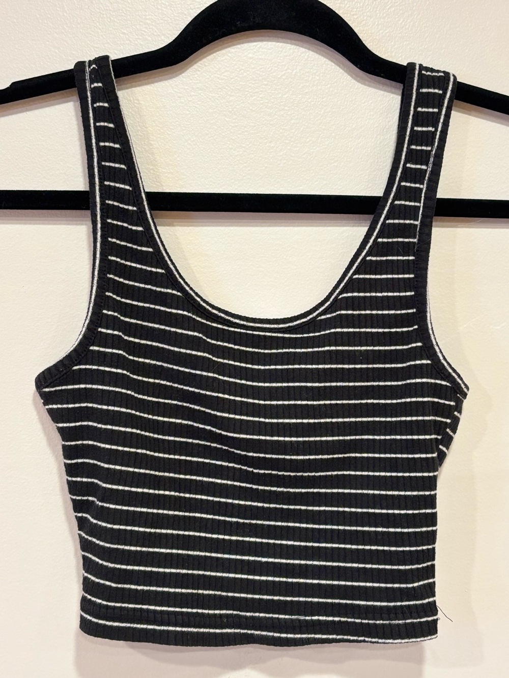 Colsie Striped Black & White Cropped Tank Top Loungewear Basic Women's Medium